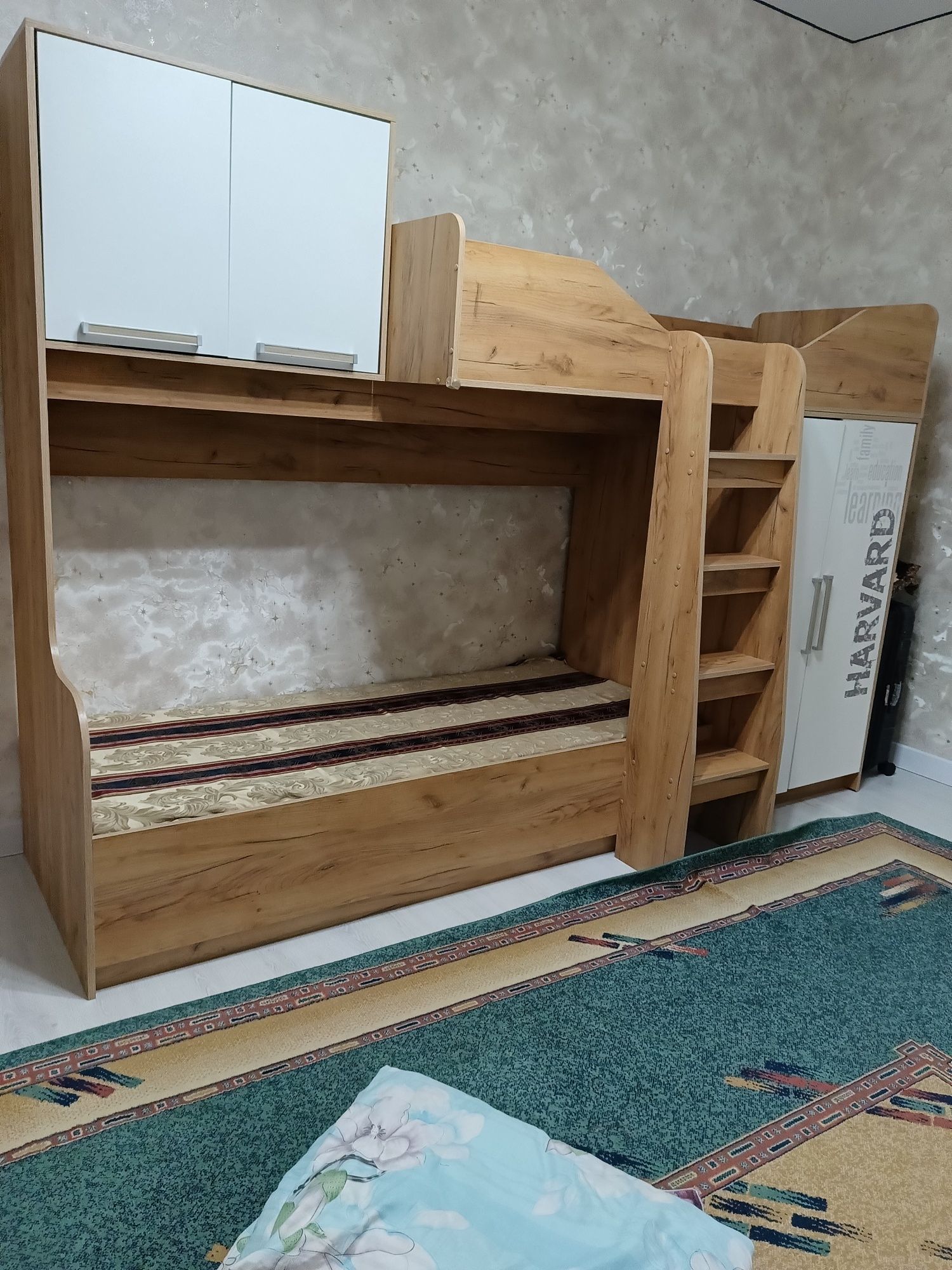 Продам двухъярусную кровать