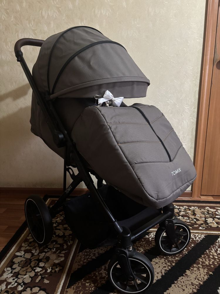 Продам коляску Tomix Kelly