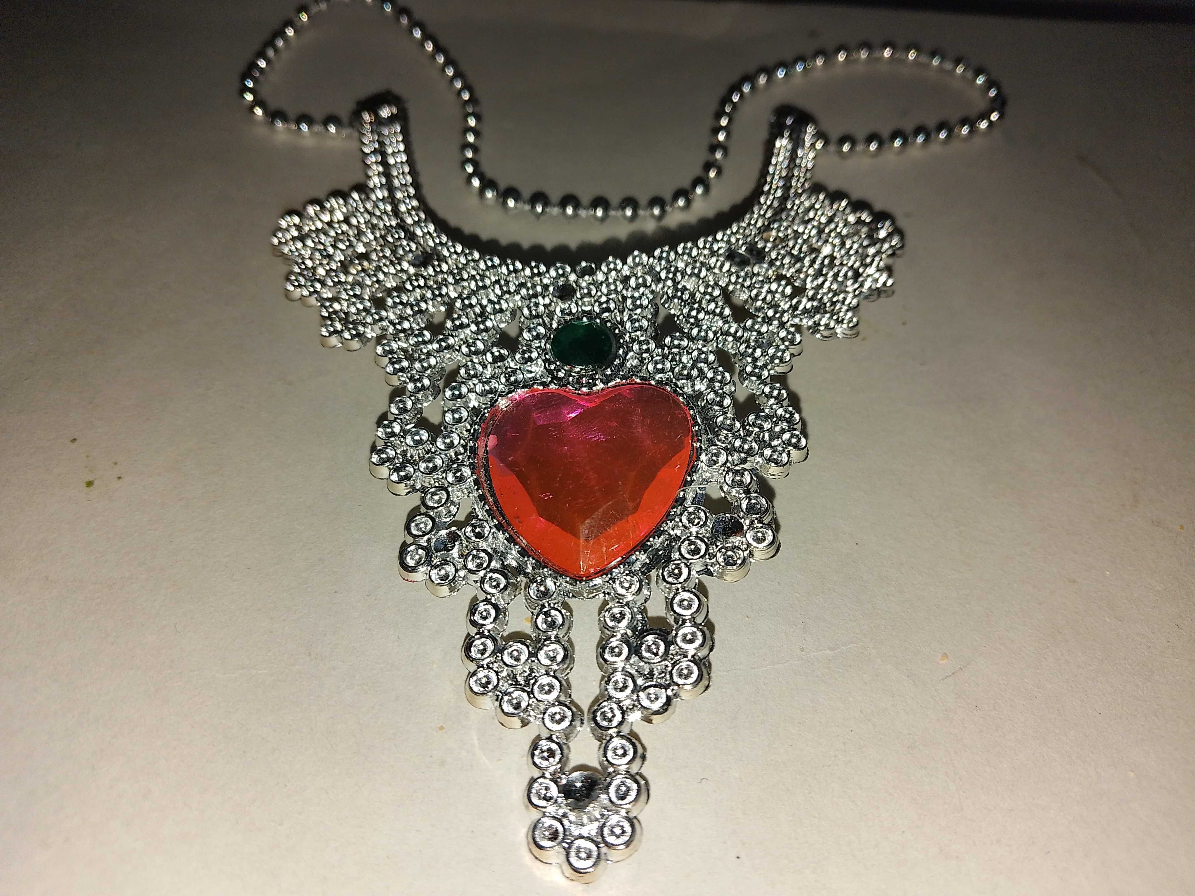 ПРОДАМ КОЛЬЕ-КОРОНУ ! Серебристая с камнем. Пластиковая. Для девочек.