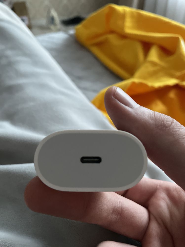 Продам ОРИГИНАЛЬНЫЙ адаптер для Apple