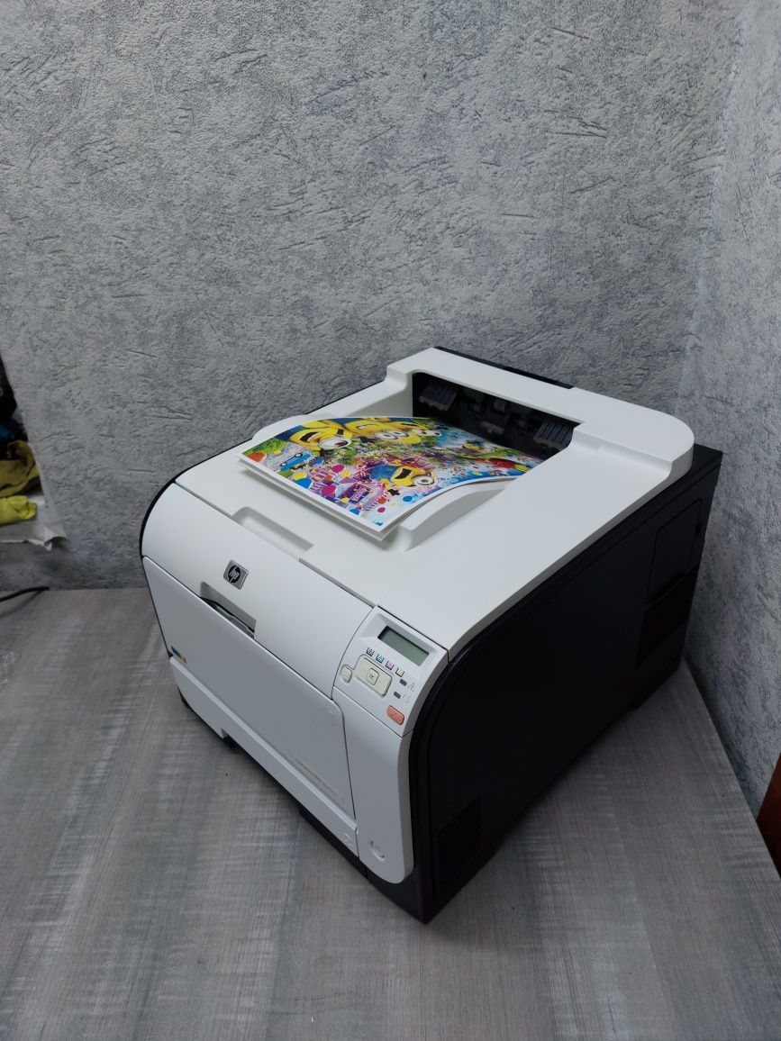 HP Color 300 M351a
Цветной лазерный принтер