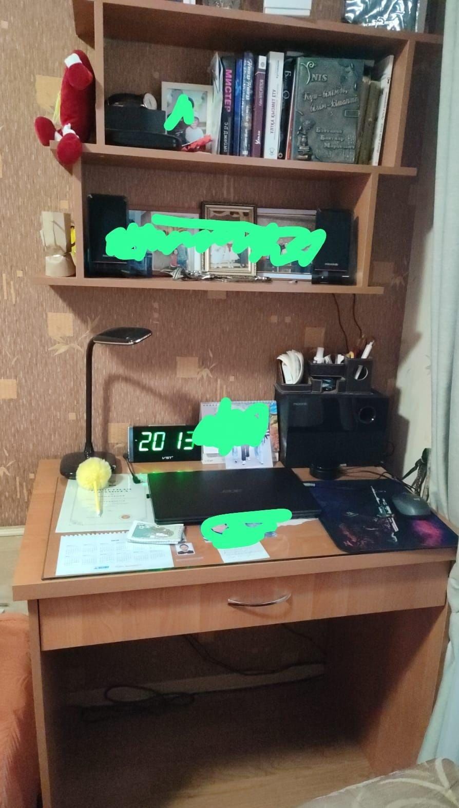 Продам стол и полку