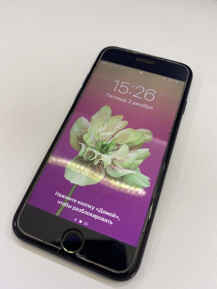 iPhone 7 32  гб черный цвет