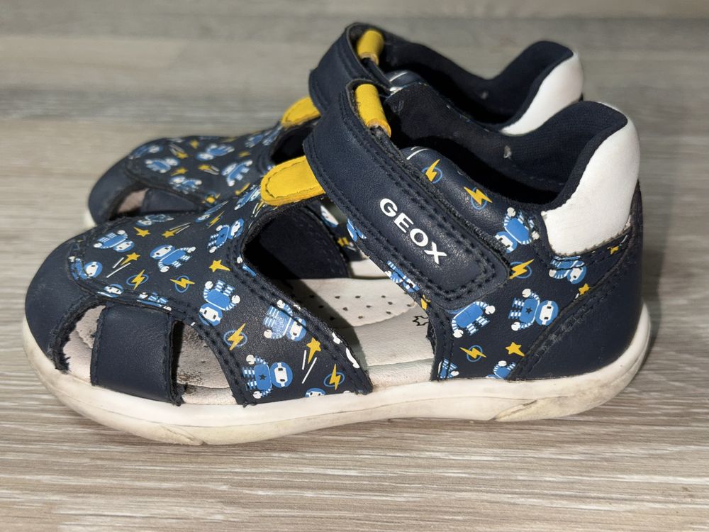 Продам сандалии Geox 23 рр на 14,4 см стопу