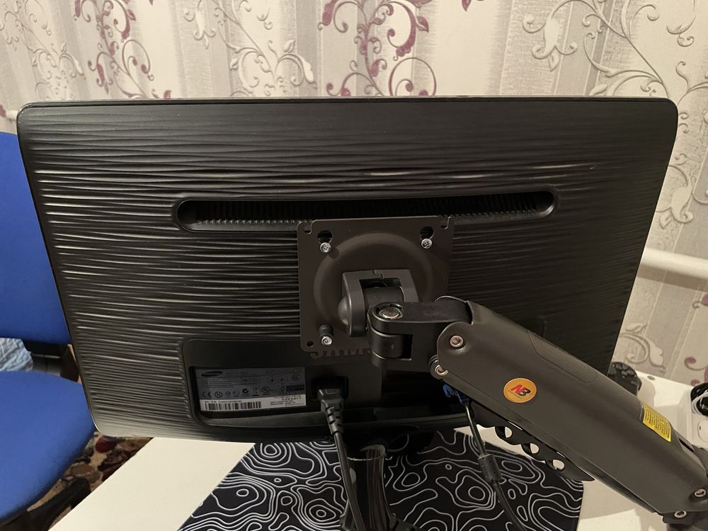 Монитор samsung b2030