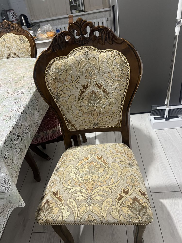 Продам Стол со стульями