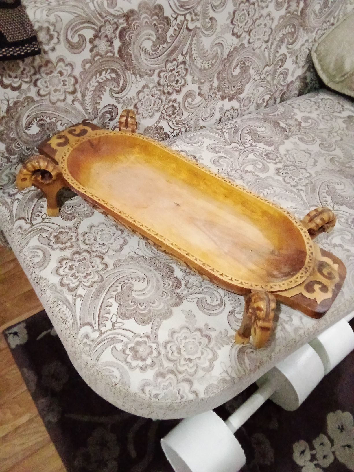 Продается фруктовница и астау.
