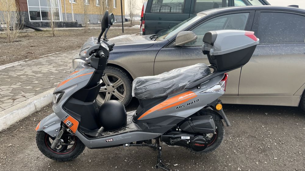 Продам мопед м8 срочно