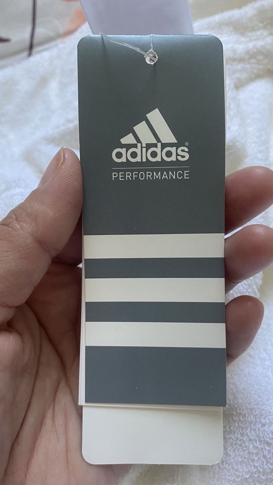 Продам новый банный халат от Adidas