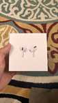 AirPods новые 6000 тг