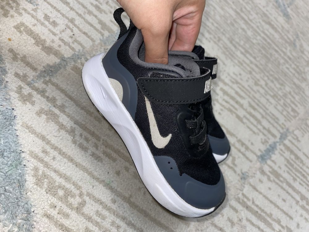Продам  детские кроссовки nike 23,5 7С