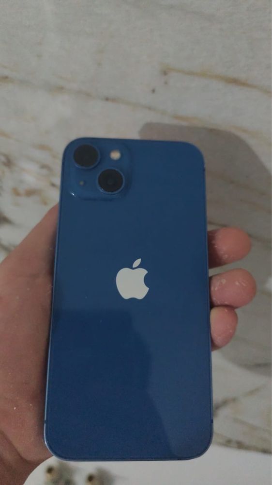 продаю iphone 13