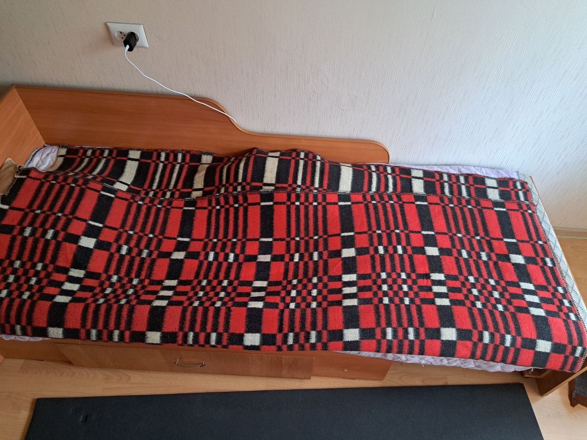 Продам одеяло шерстяное