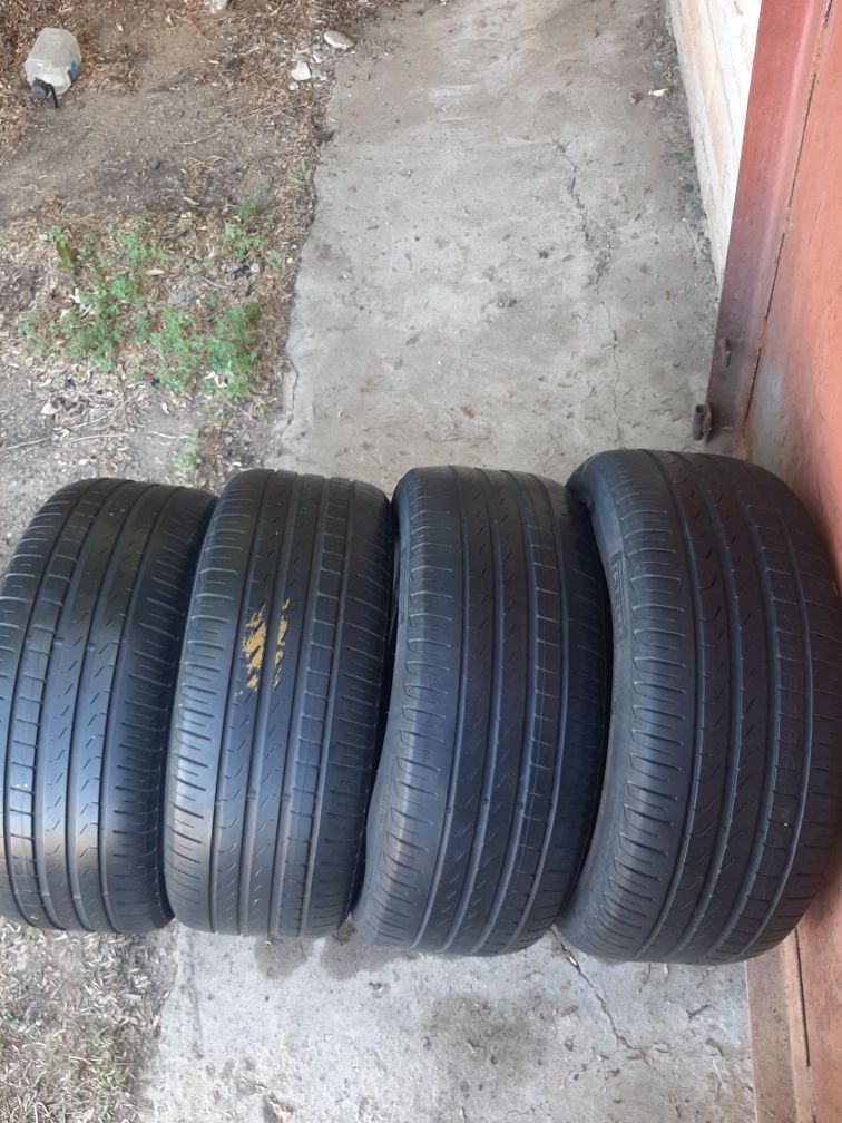 Продам шины 235/45/18 пирелли
