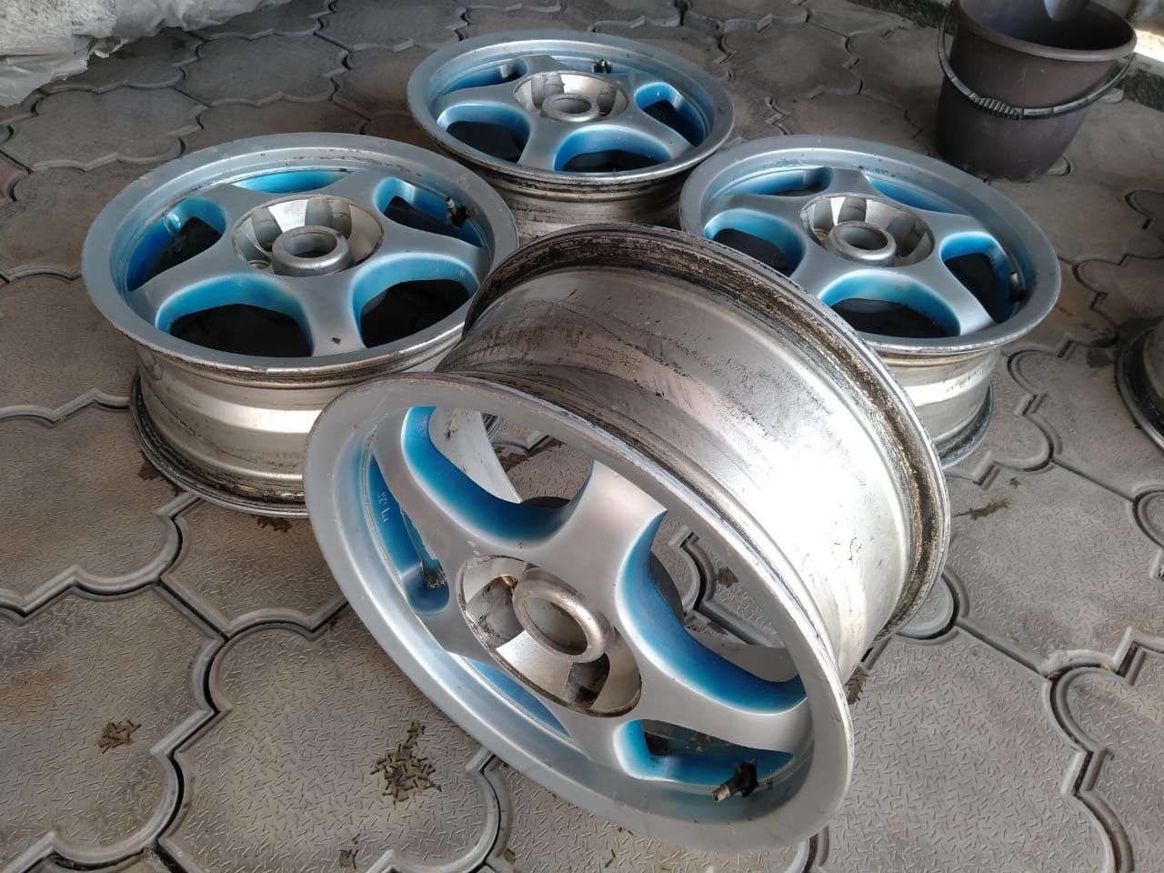 Продам титановые диски Универсальный на R15