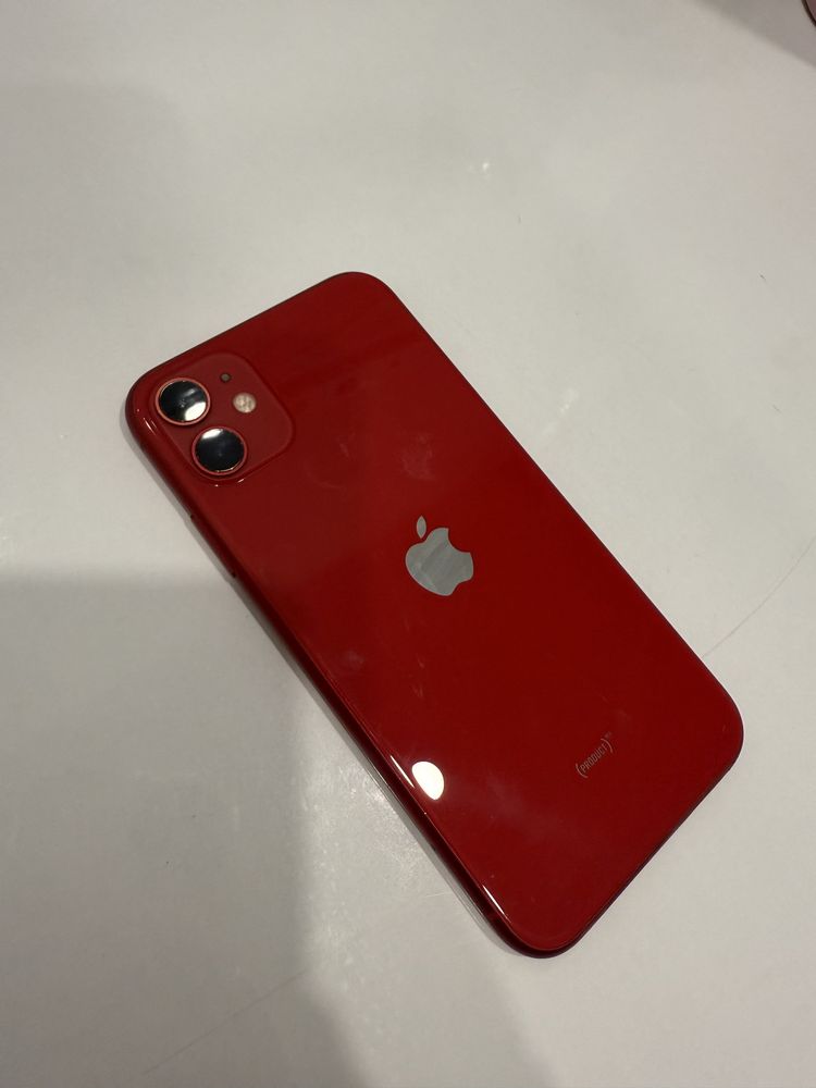 iPhone 11 RED, 64 ГБ - в хорошем состоянии!
