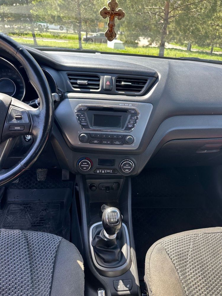 Продам Kia Rio в идеальном  состоянии