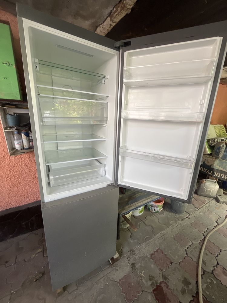 Продам холодильник в хорошем состоянии, использовали 6 месяцев