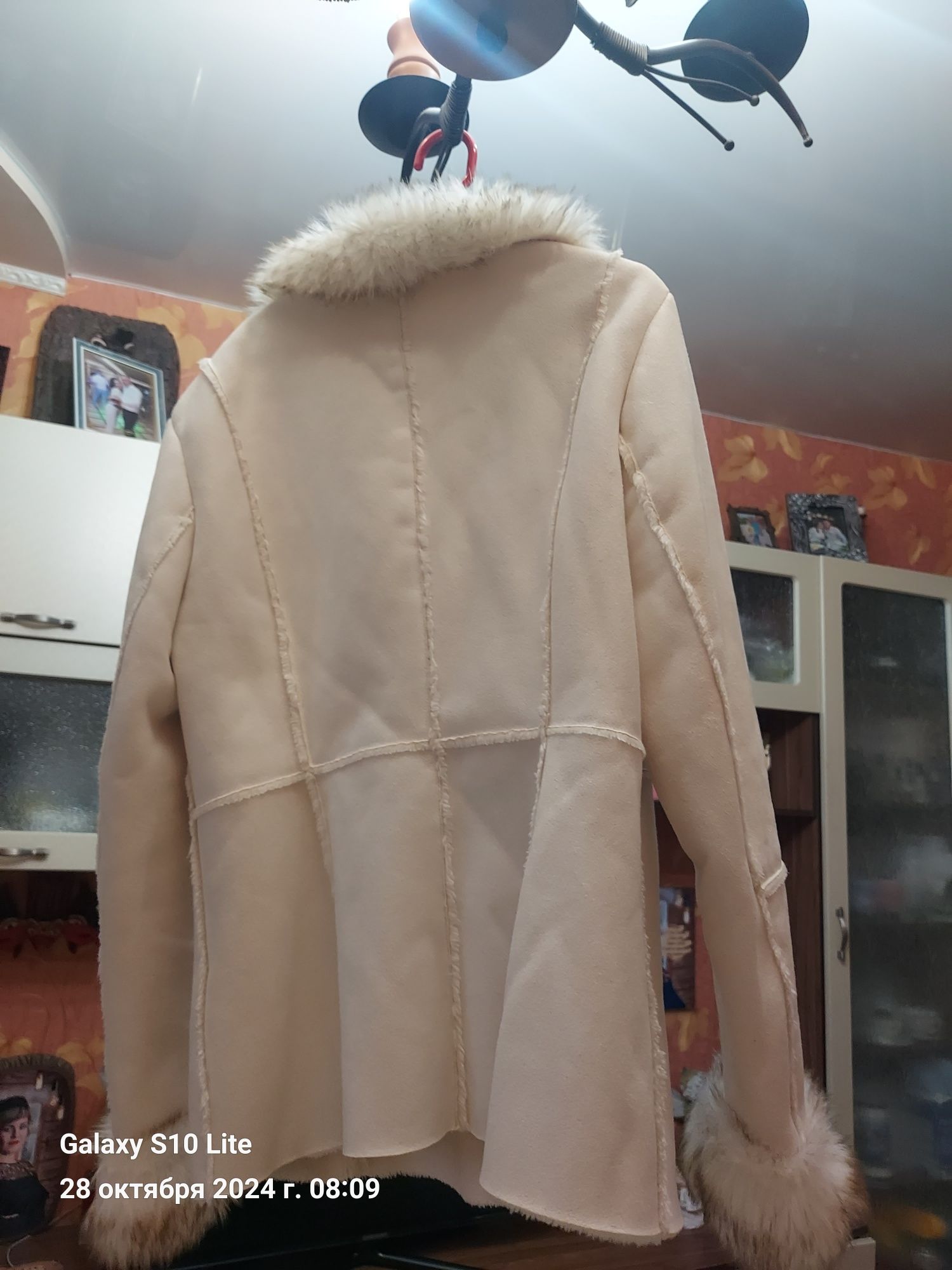 Продается осенняя лёгкая дубленка