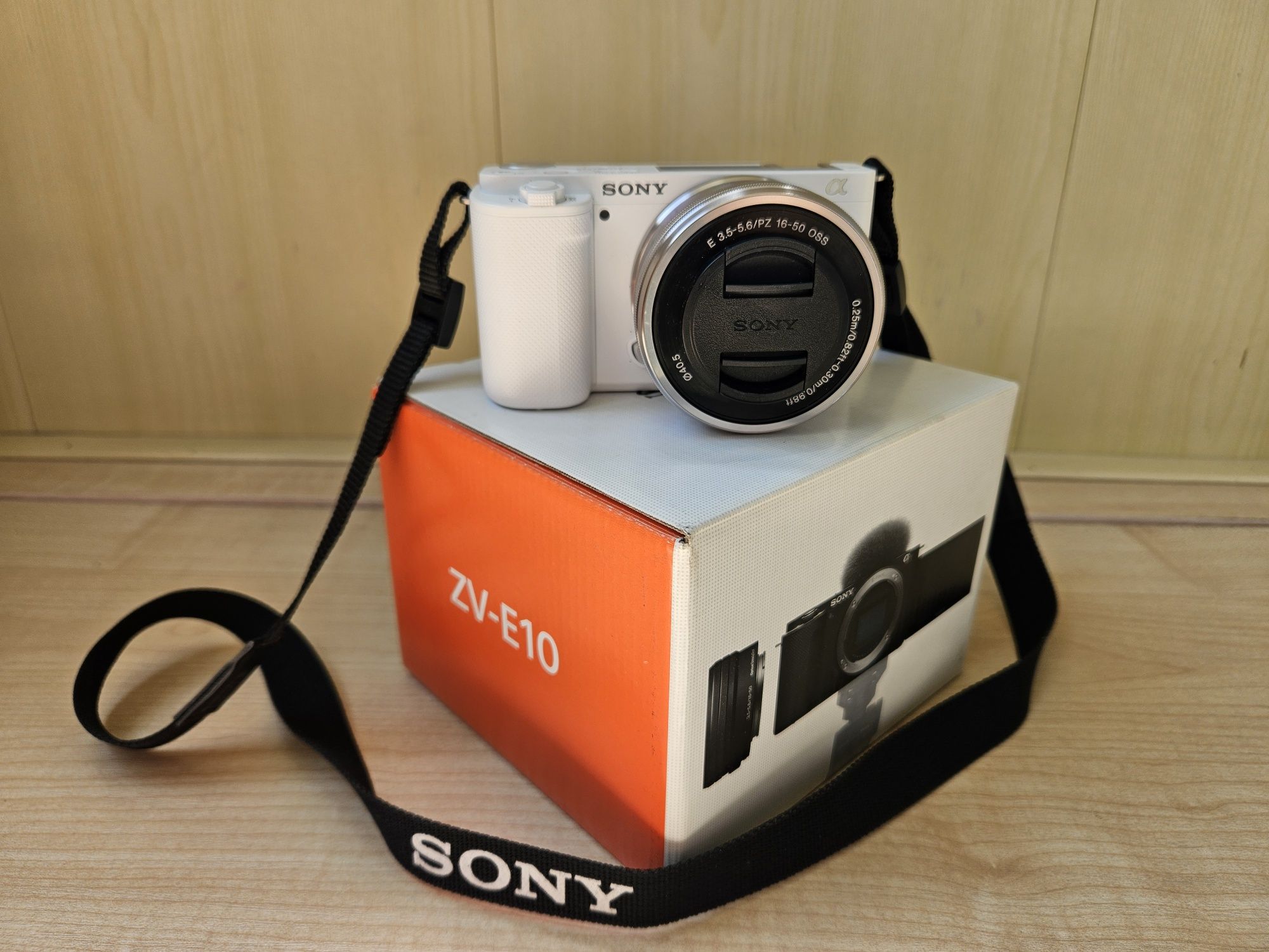 Фотокамера Sony ZV-E10 KIT 16-50mm