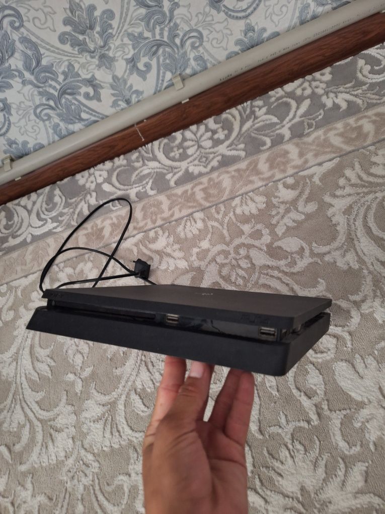 Продается пс 4 slim