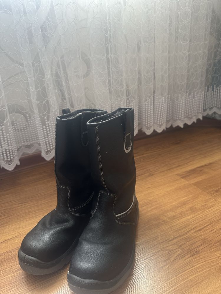 Керзовые сапоги.                   …………………………………………..