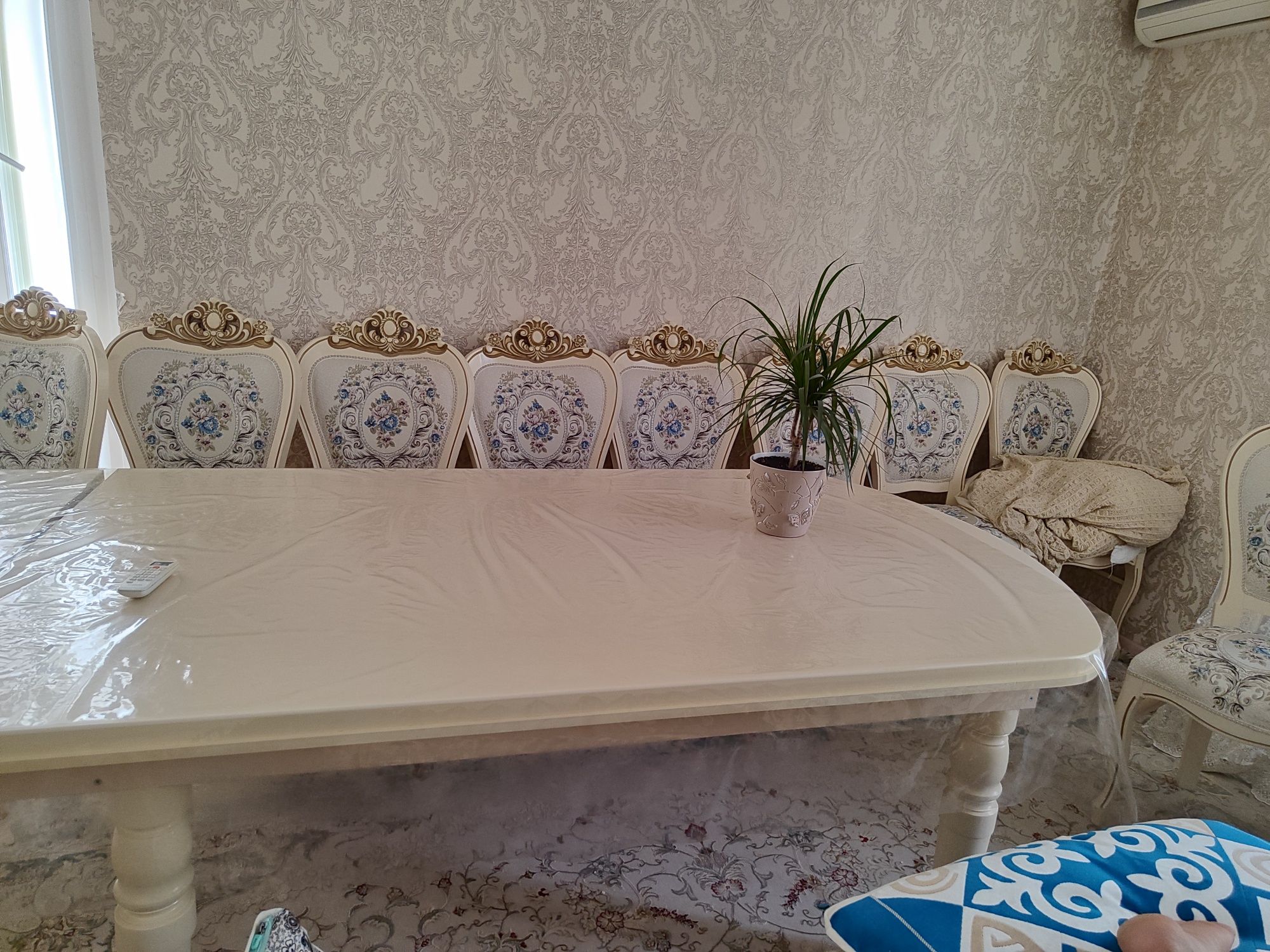 Столы со стульями