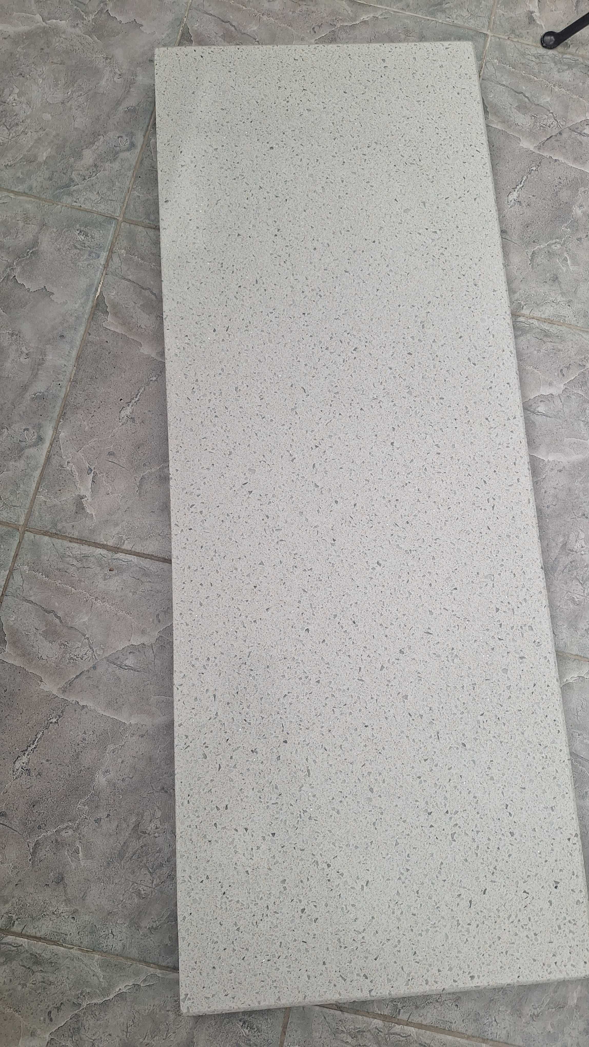 Продам столешницу каменную 80хх30