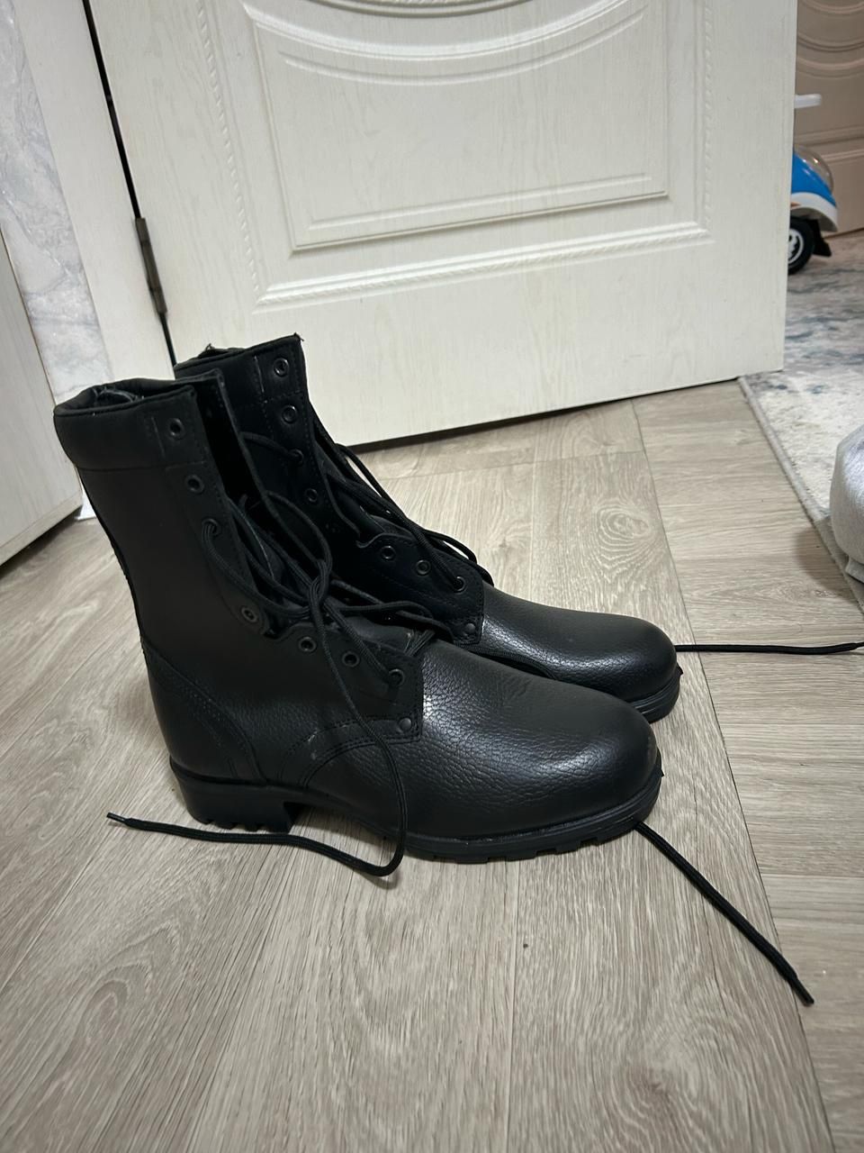 Продам берцы новые зимние