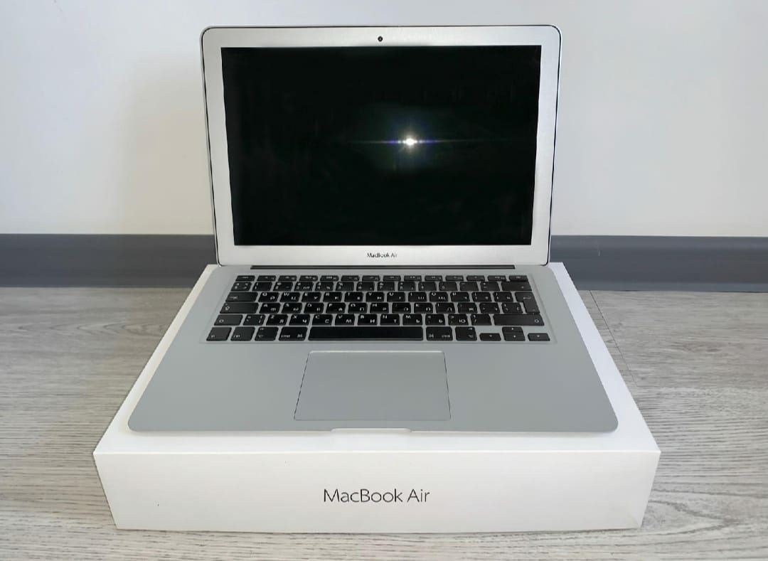 Macbook Air 2017/в идеальном состоянии
