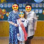 Продаю школьную форму. Платье+белый фартук . Состояние титичное!