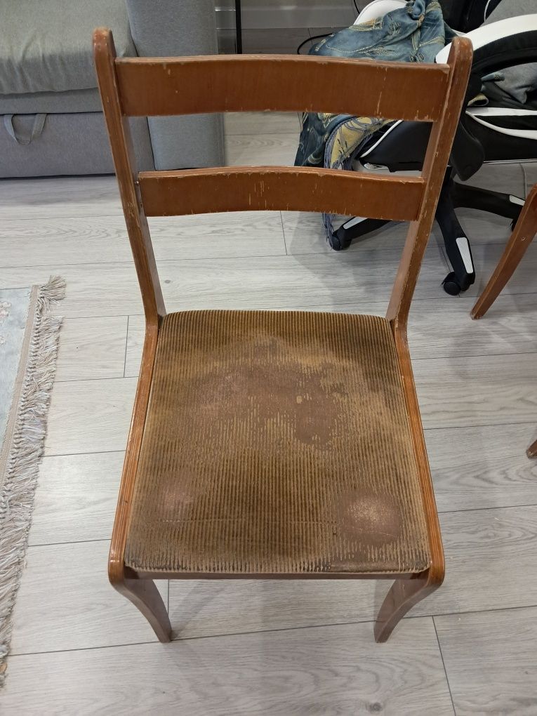Продам три стула