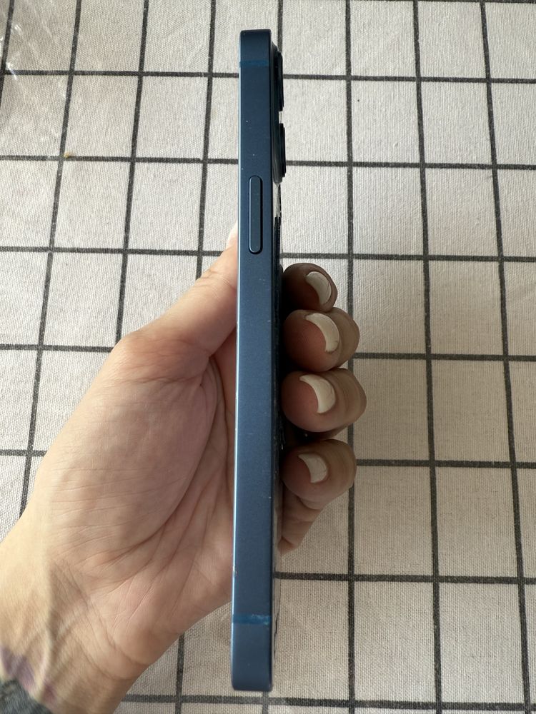 Продам iphone 13