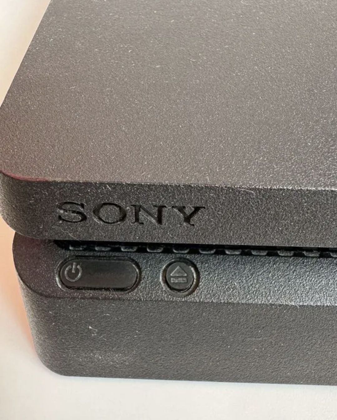 Ps4 slim в хорошем состоянии