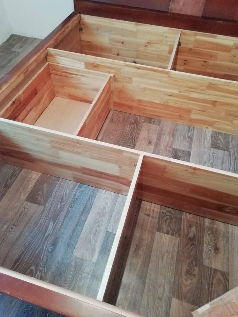 Срочно продам двуспальную кровать и шкаф