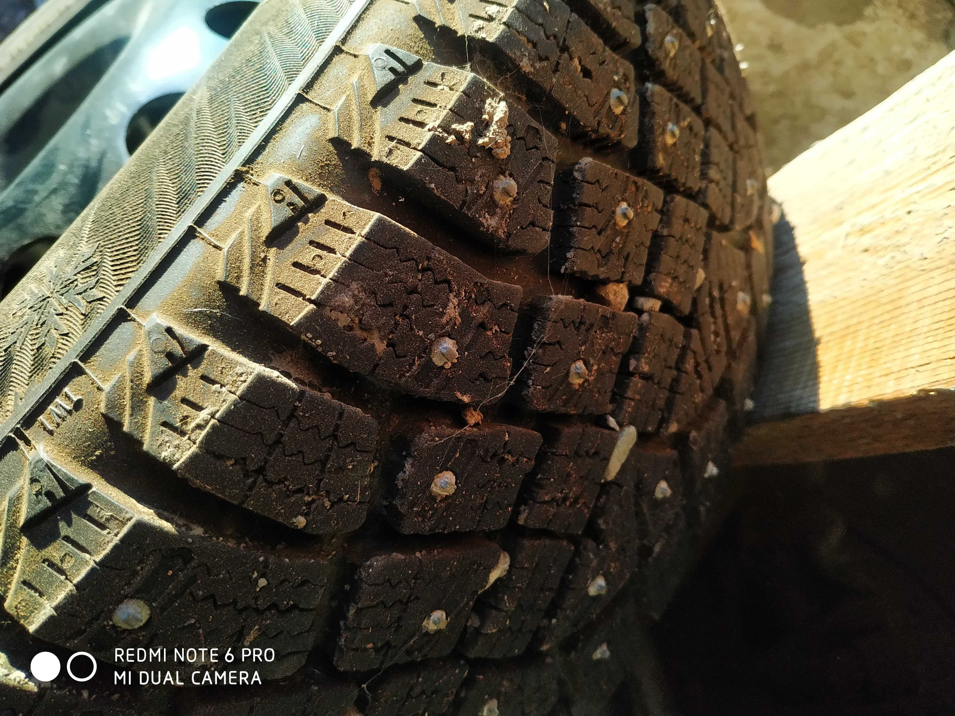 Зимняя шипованная шина Continental IceContact 2