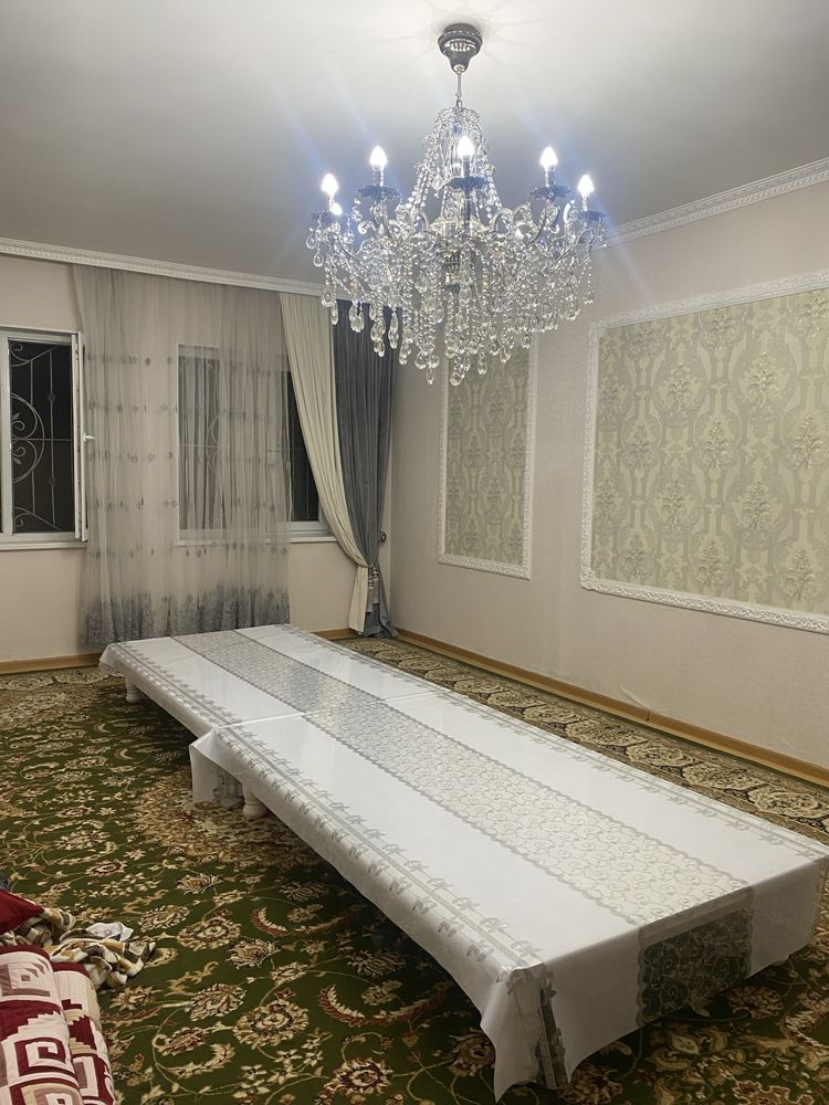 Люстра для залаа