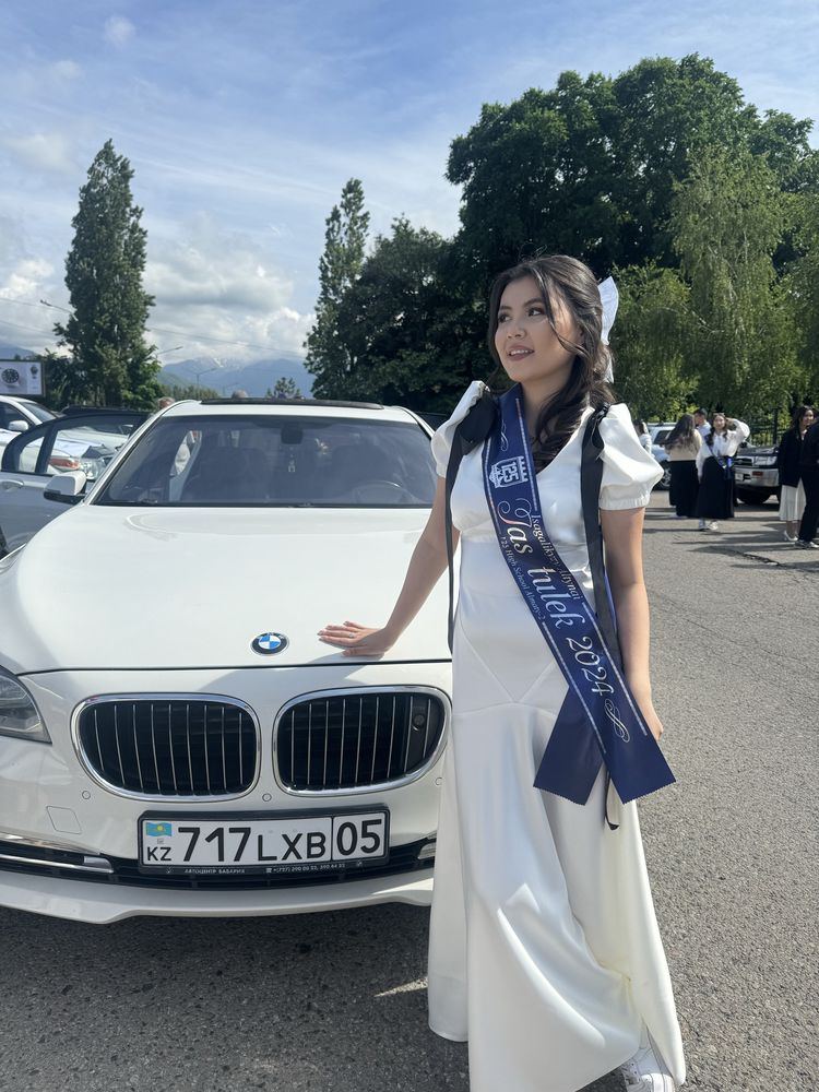 белое платье кендалл