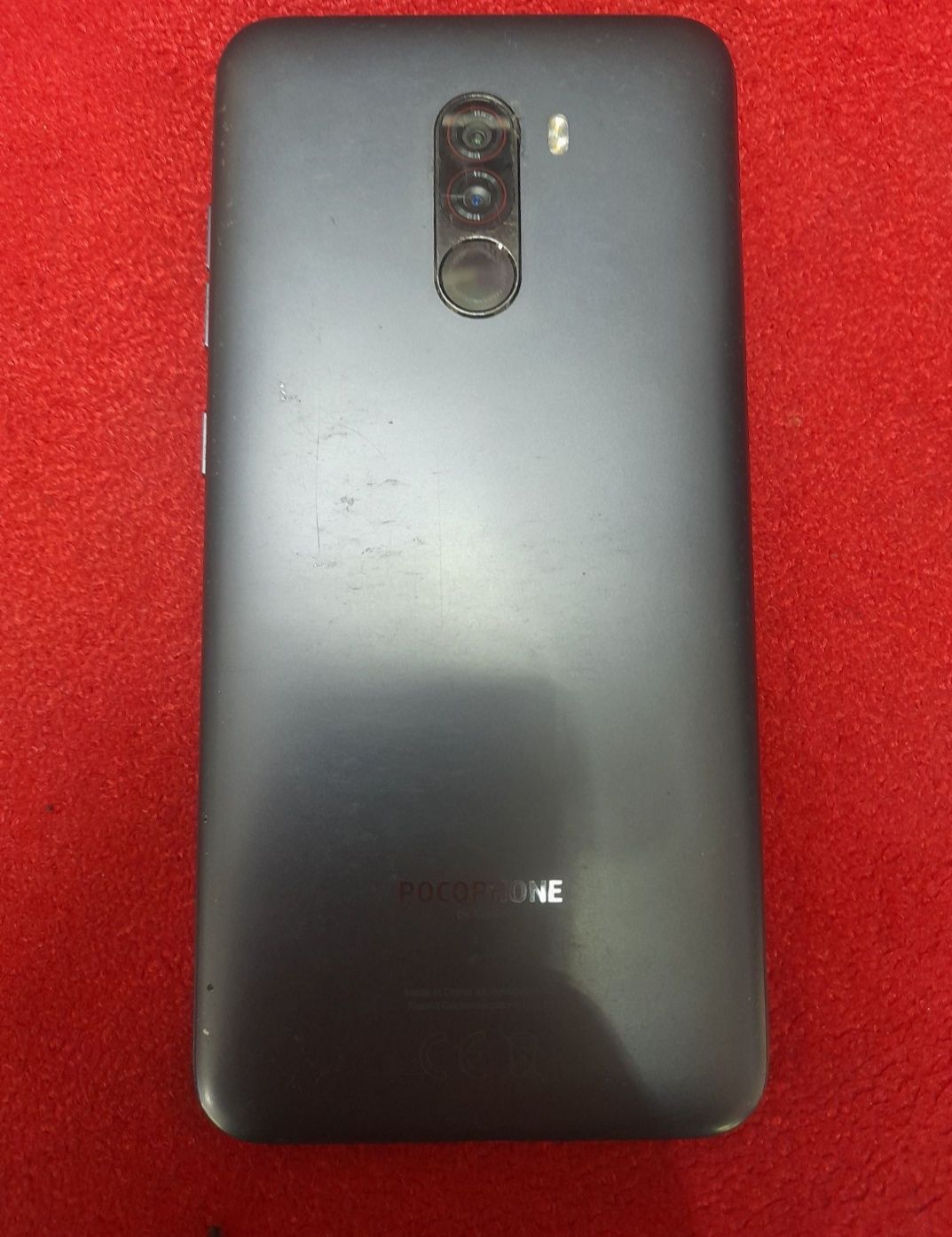 Poco f1 128 Гб в хорошем состоянии