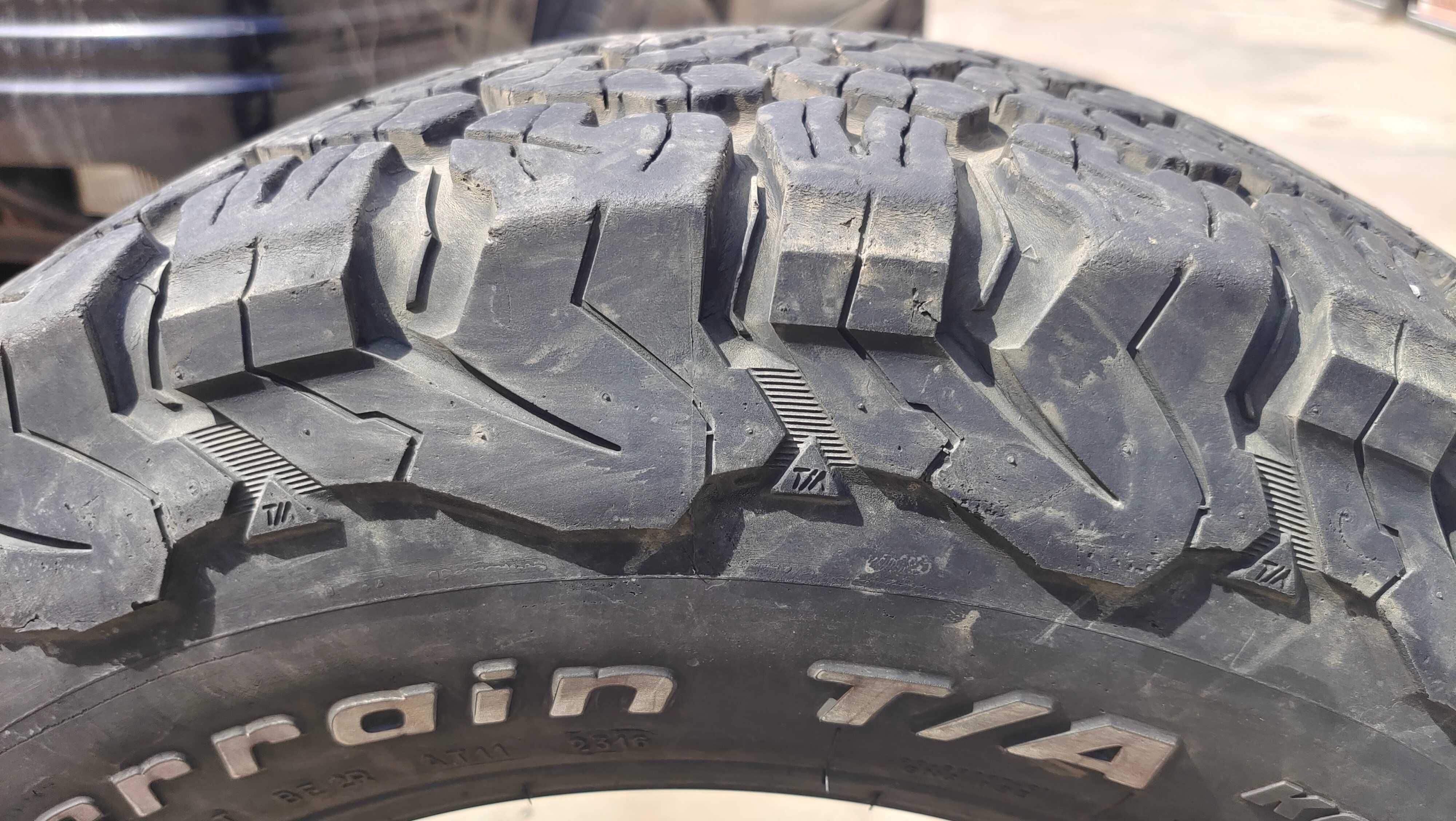 Продам комплект (4 шт.) шин BFGoodrich All Terrain 265/65 R17