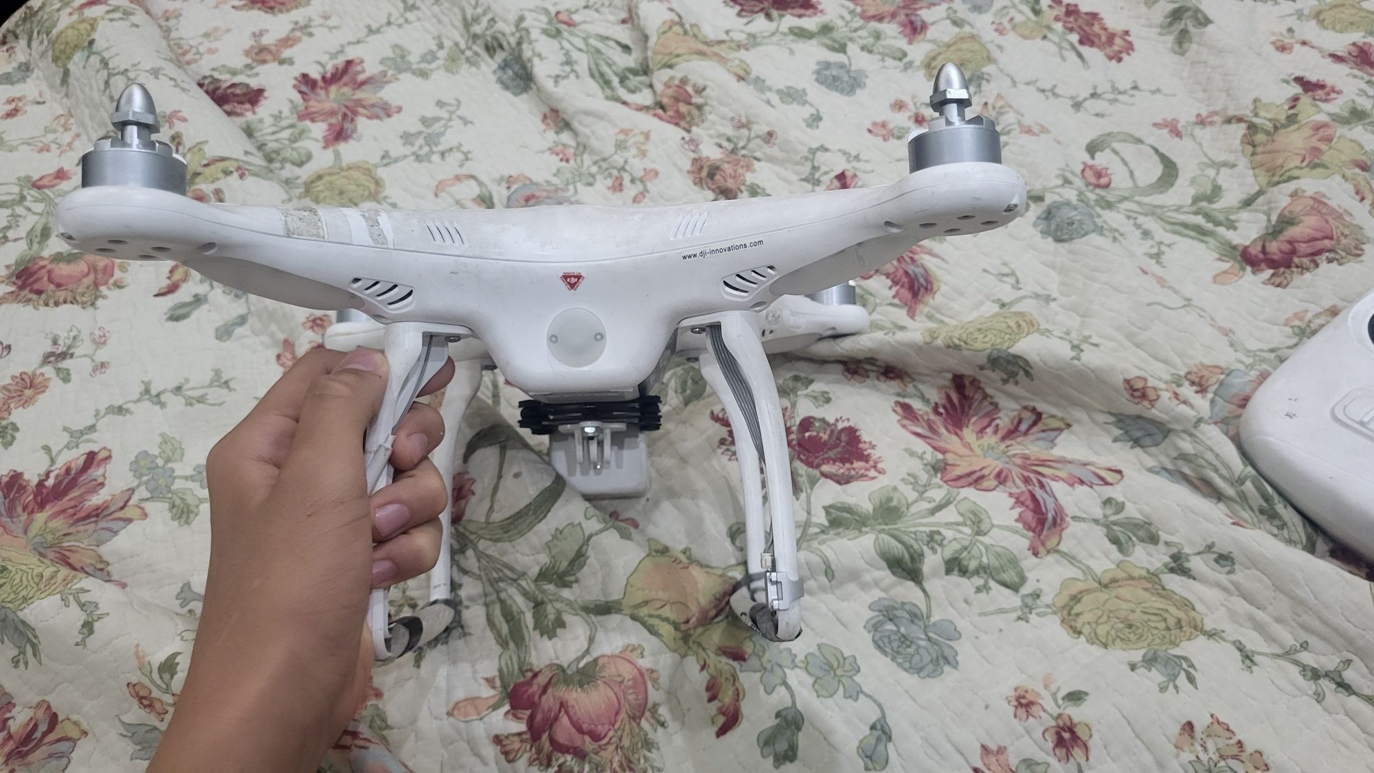 Дрон Dji fantom не рабочий на запчасти