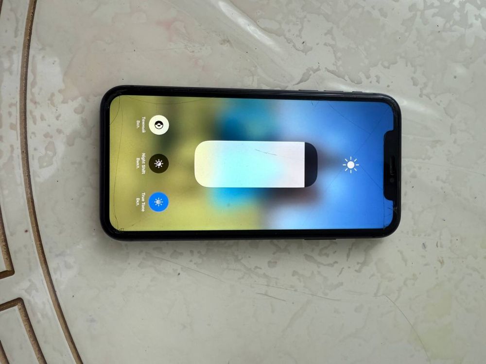 Iphone 11 в хорошем состоянии