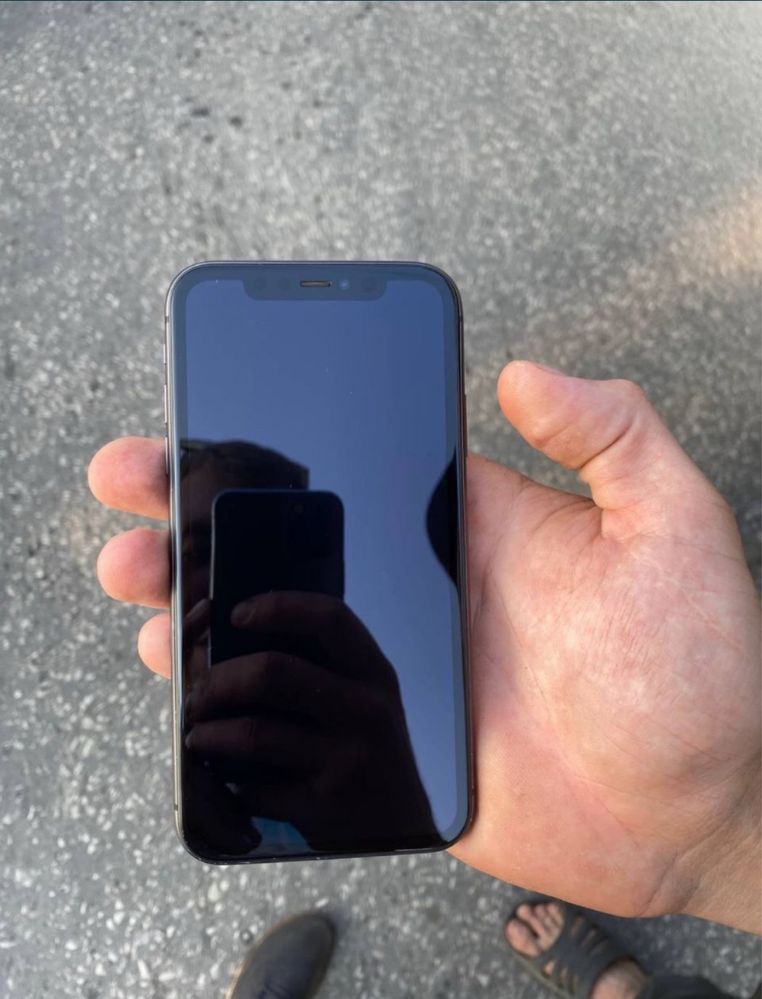 iPhone 11 в хорошем состоянии