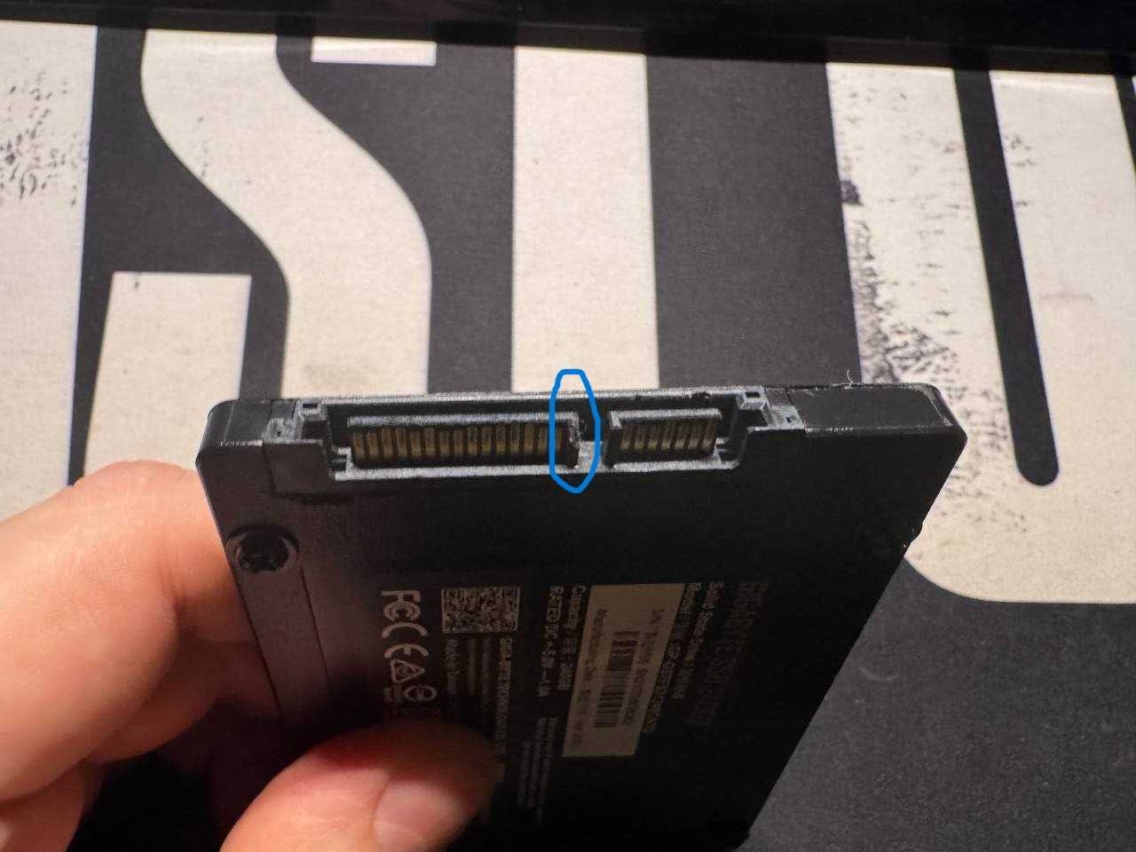 Продам SSD 240 ГБ Gigabyte (с коробкой)