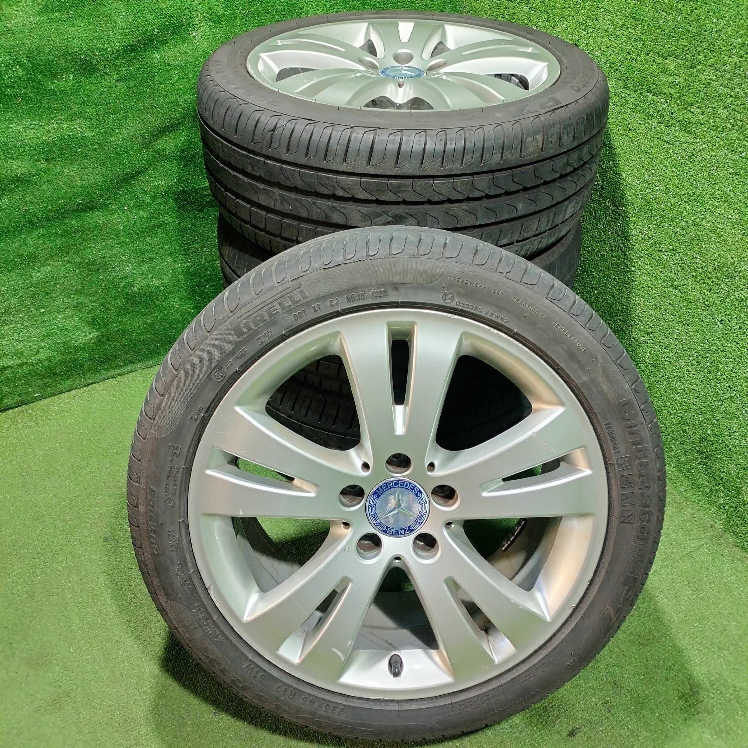 Продам Оригинальные Диск с шинами Mercedes Benz 225/45R17 Pirelli лето