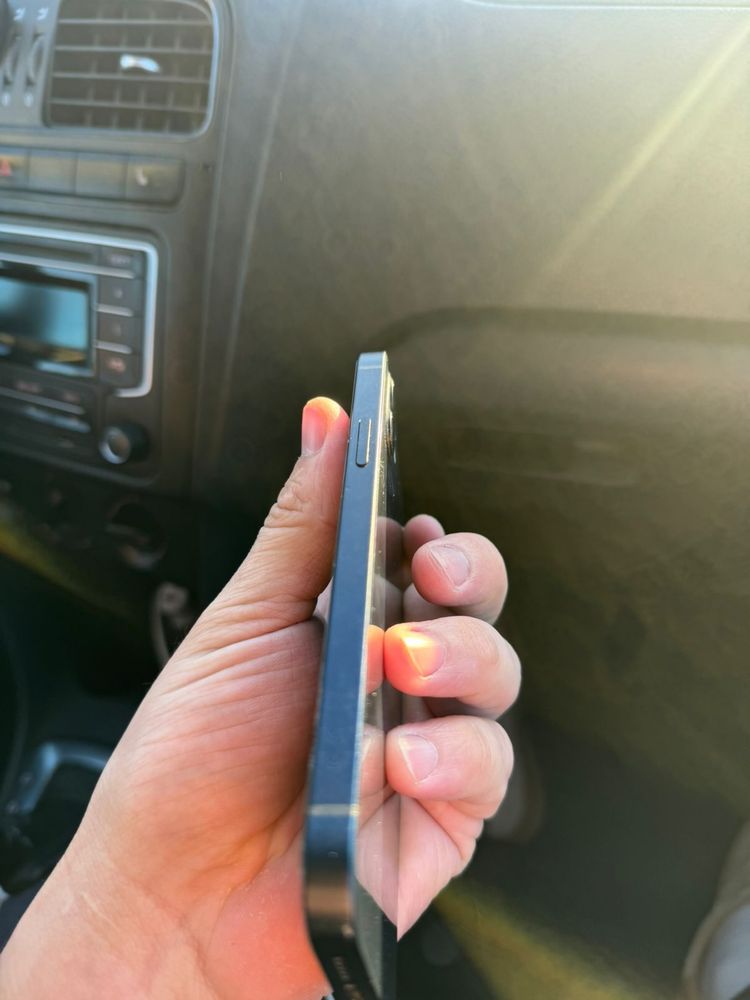 Iphone 12 в хорошем состоянии