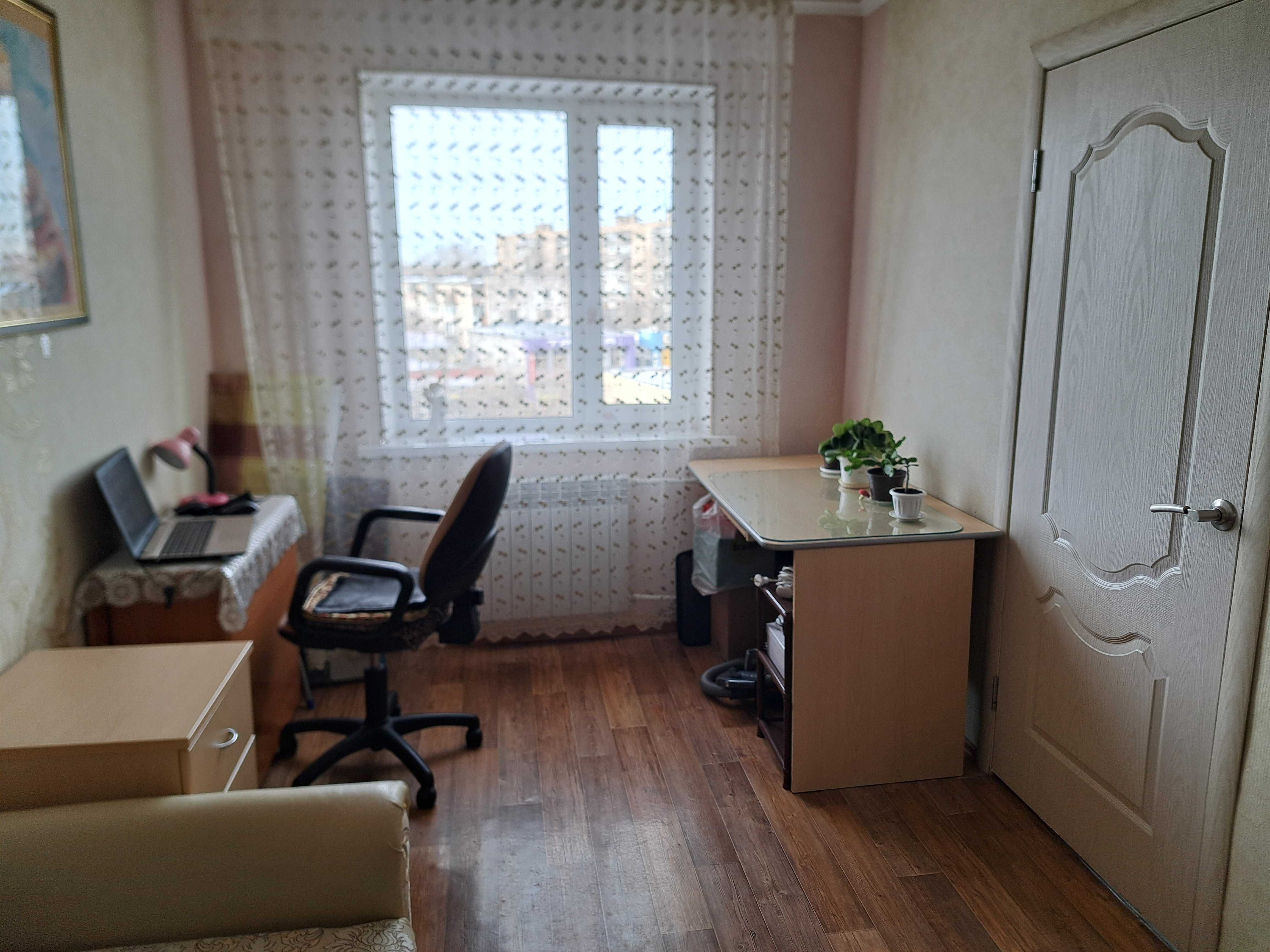 Продаю двух комнатную квартиру,