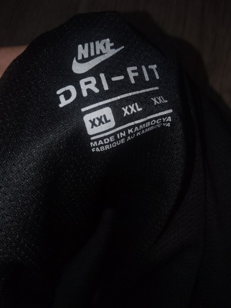 Продам оригинал штаны Nike dri-fit