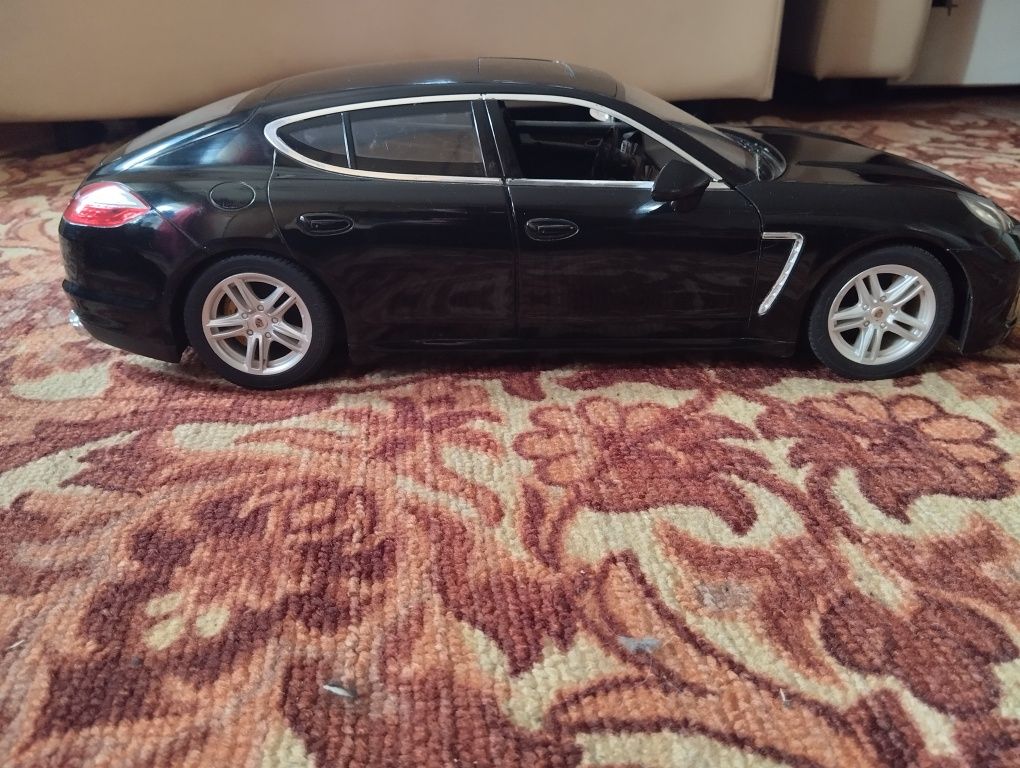 Porshe Panamera 4s