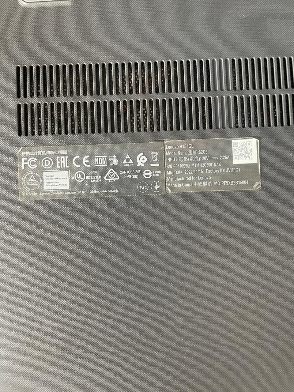 Ноутбук Lenova V15-IGL 15.6  дюймов, 4 ГБ/256 ГБ